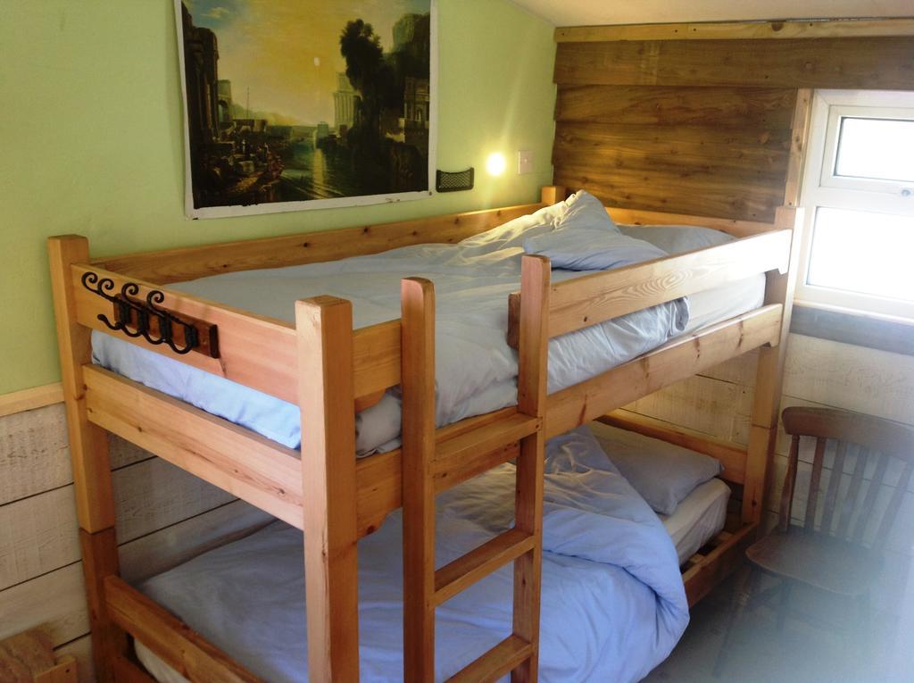 Хостел Eden'S Yard Backpackers Сент-Остел Экстерьер фото